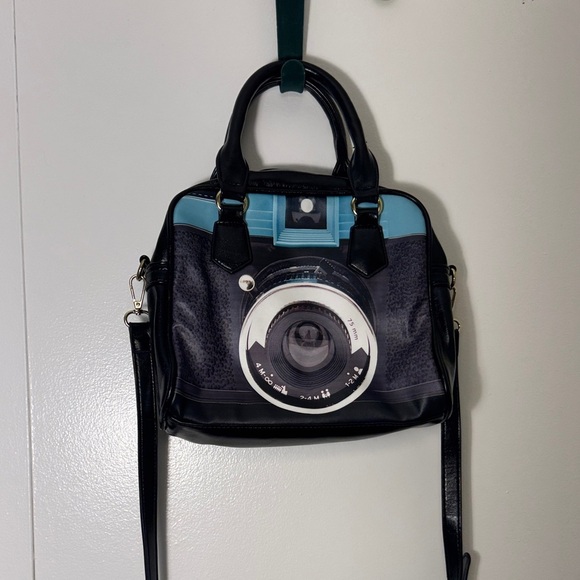 Stylish Black Camera Purse with Blue Accents - Picture 2 of 4